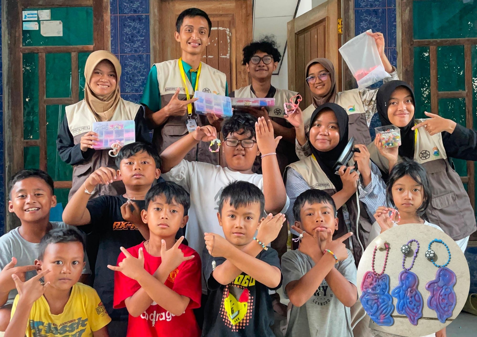 Kenalkan Fauna Indonesia, Mahasiswa KKN UGM Ajak Anak-Anak Membuat Gantungan Kunci Hewan