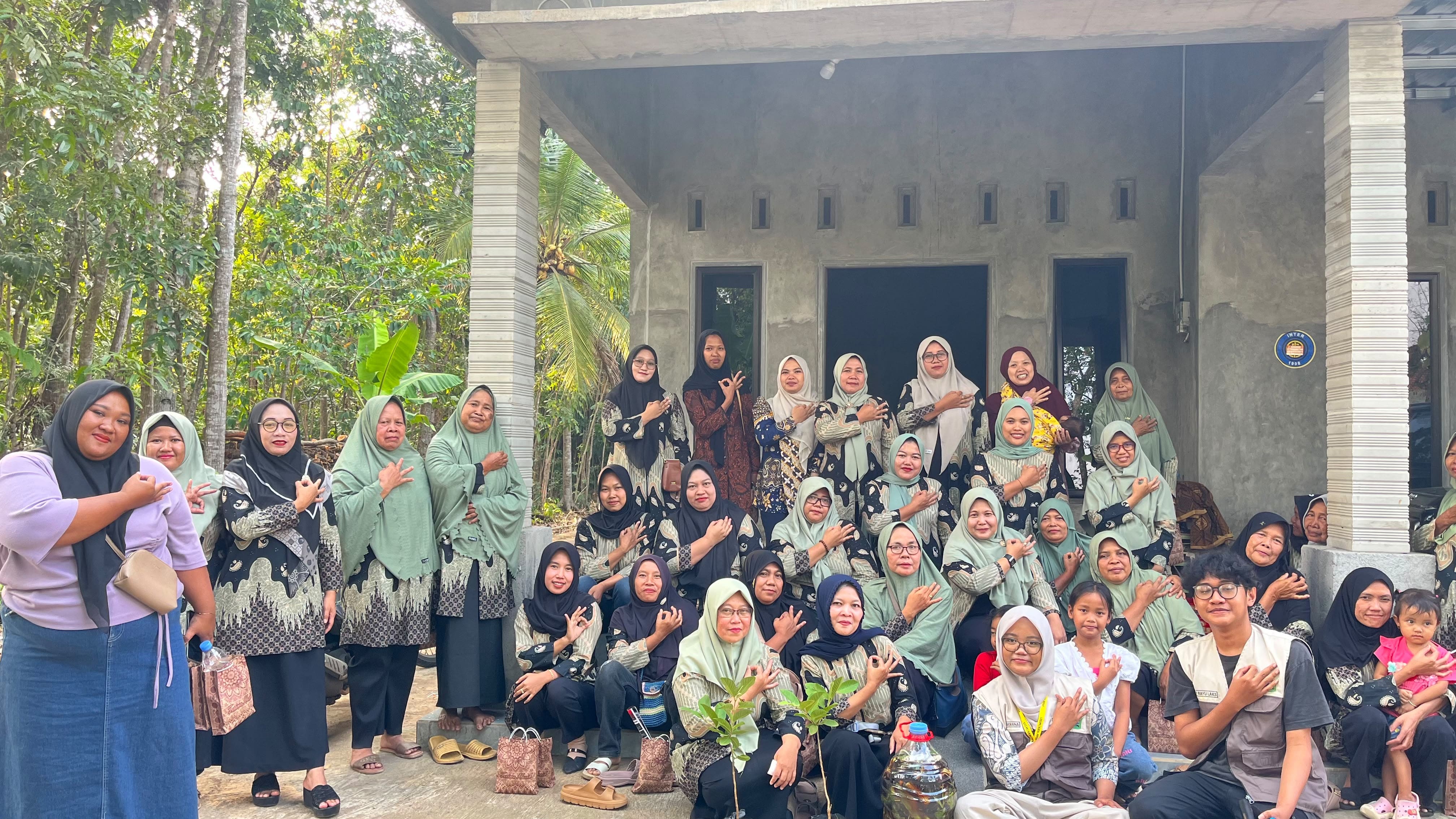 KKN UGM Ajak Warga Kebonan Peduli Lingkungan lewat One Health dan Eco-Enzyme